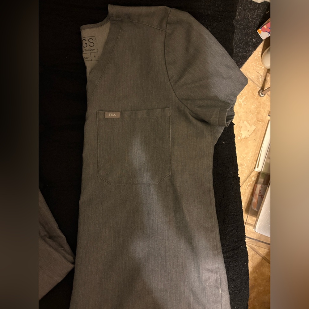 Figs grey Scrub Top with Pocket